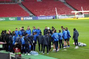 t_huuhkajat_220323-007