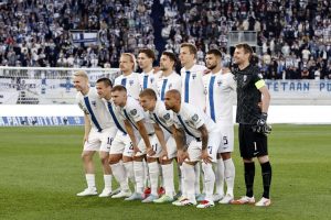 Huuhkajilla pakkovoiton paikka Liettuaa vastaan aop_huuhkajat25b